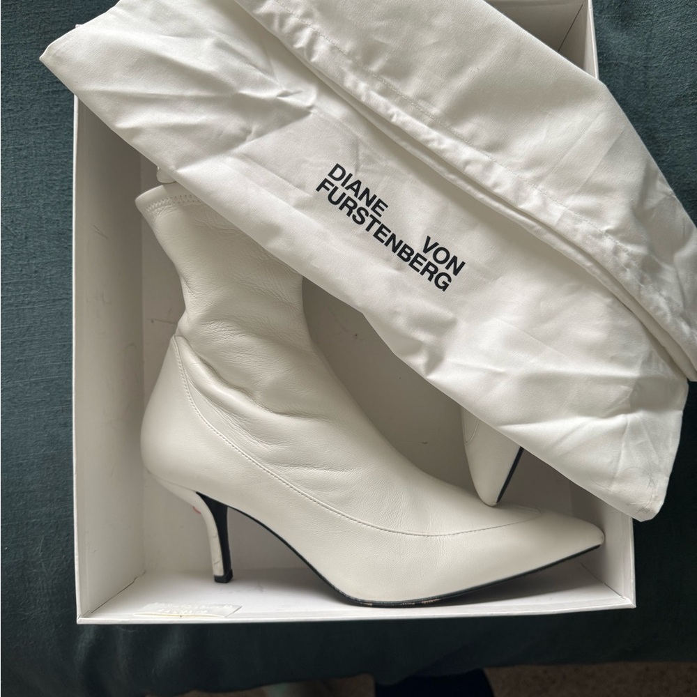 Diane Von Furstenberg Cream Heeled Boots